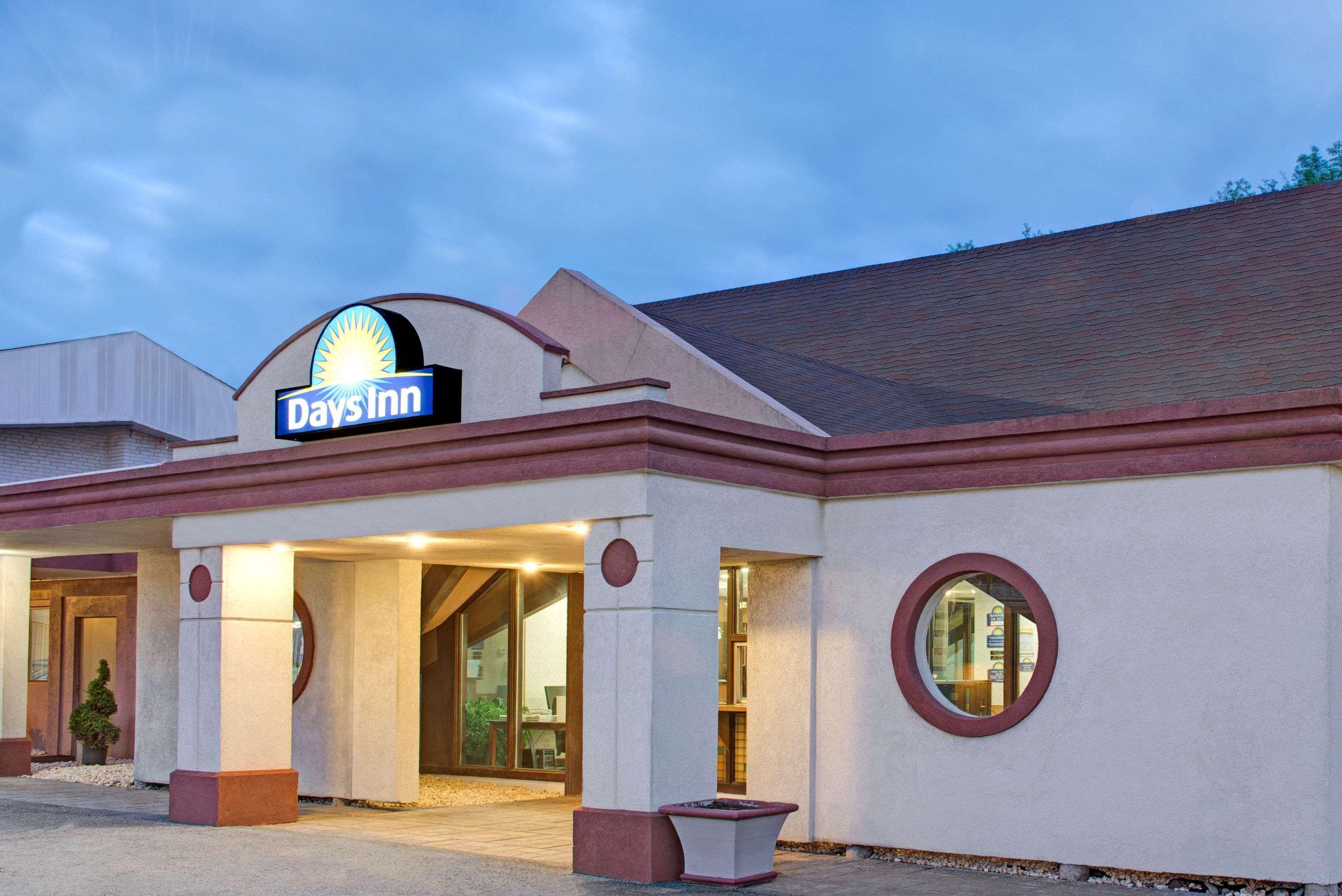 Days Inn By Wyndham Washington Eksteriør billede